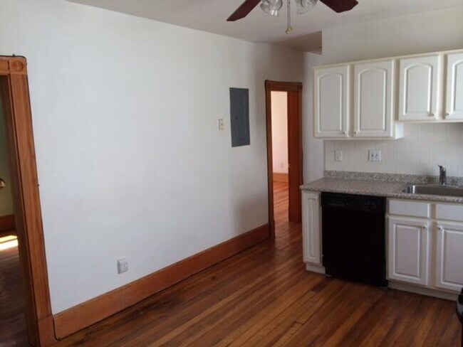 Building Photo - 47 Litchfield St