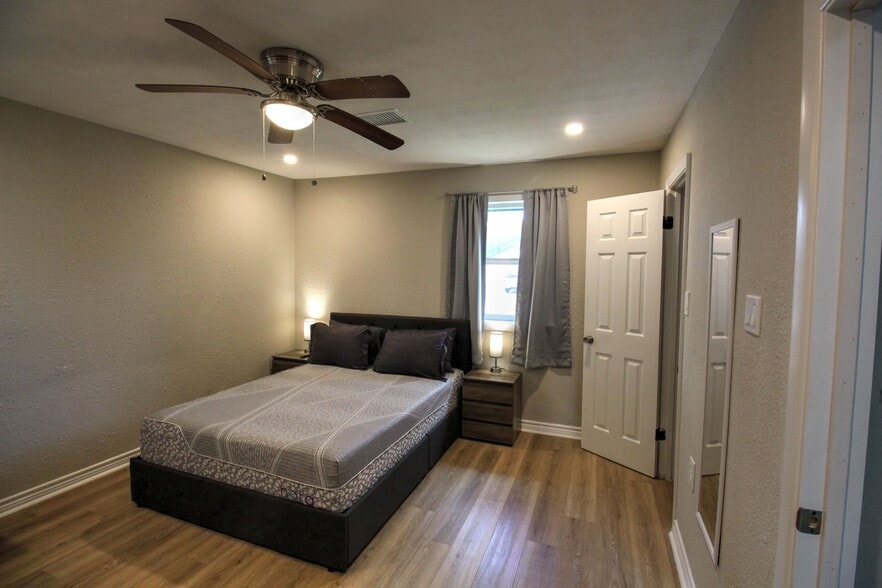 Building Photo - 2113 21st Ave N