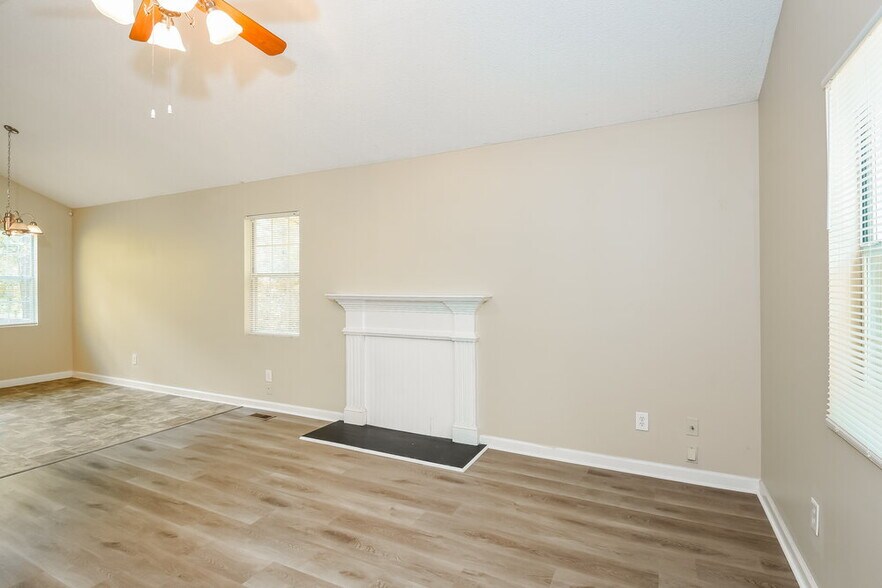 Building Photo - 52 Saddle Ln NW