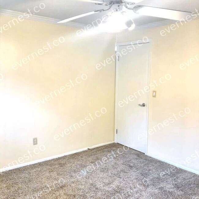 Building Photo - Beautiful 4-Bedroom Home with Modern Comfo...