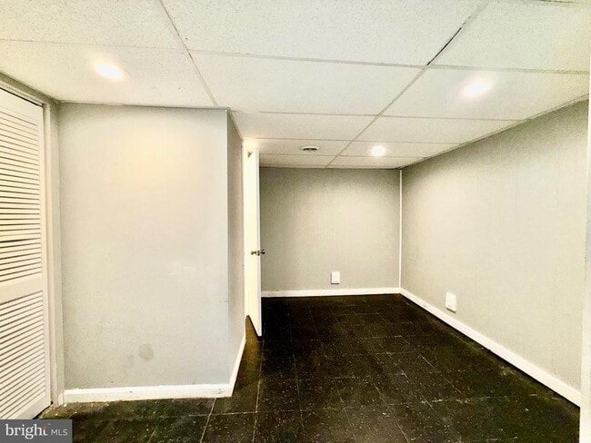 Building Photo - 7635 Stoney Creek Dr