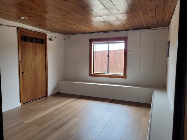 Building Photo - 54 Edgemont Dr