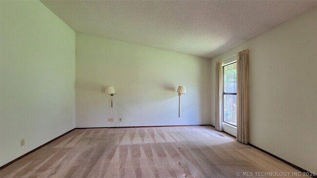 Building Photo - 4027 E 82nd Pl