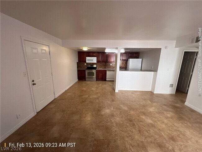 Building Photo - 5161 River Glen Dr