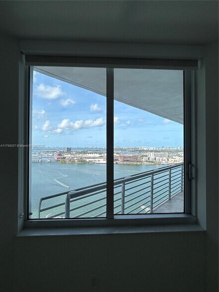 Building Photo - 335 S Biscayne Blvd