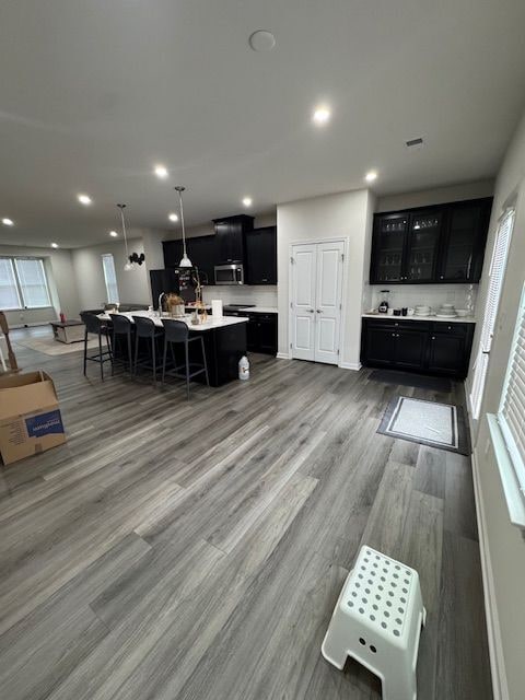 Building Photo - End unit 4 bedroom townhome!