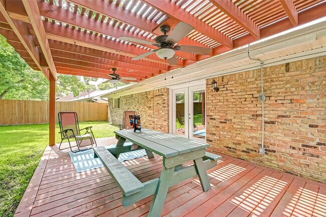 Building Photo - 5806 Cartagena St