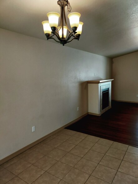 Building Photo - 2310 Cliffmoor Ln