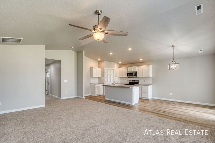 Building Photo - 1758 E Eddington St