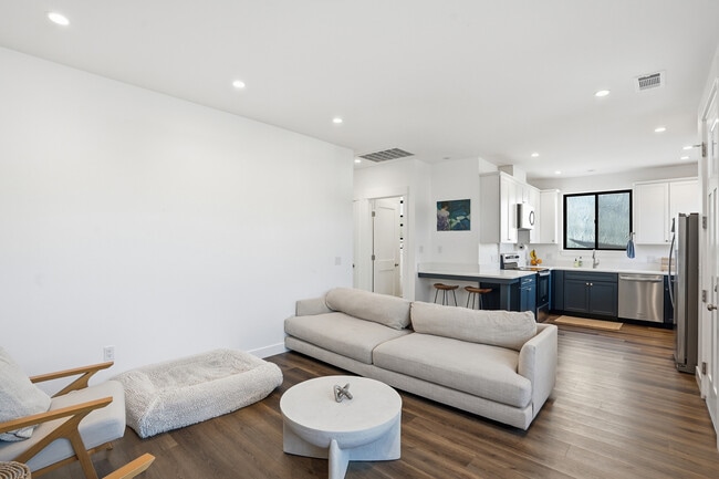 Building Photo - 259 Almond St