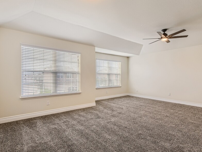 Building Photo - 1533 Treeta Trl