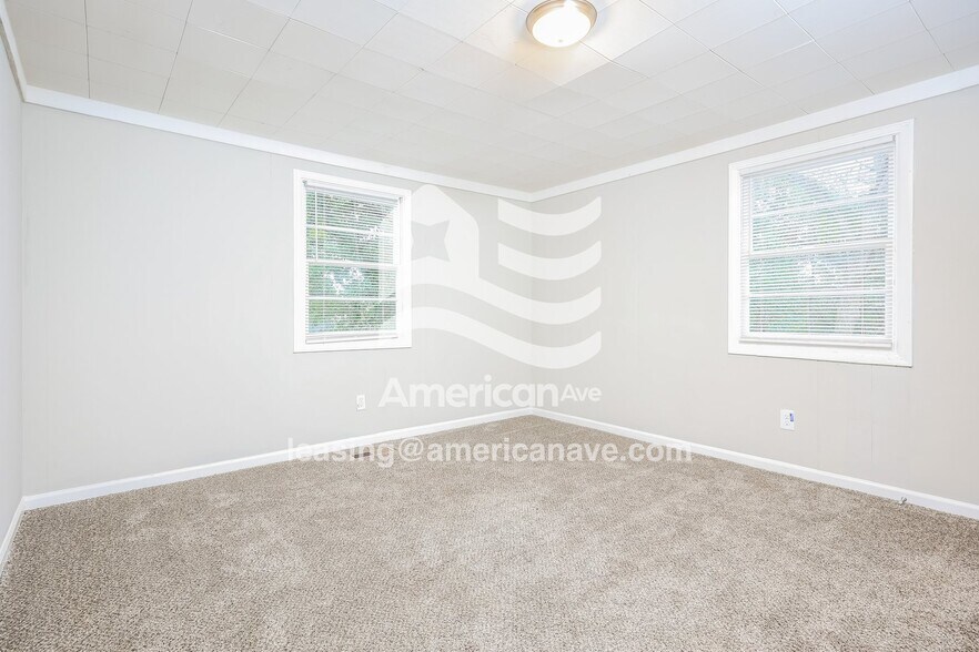 Building Photo - 2109 14th Ct