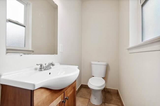 Building Photo - 1906 N 18th St