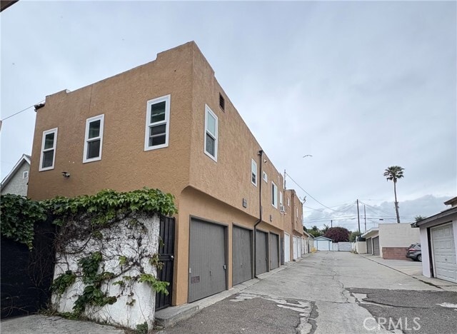 Building Photo - 552 W 22nd St