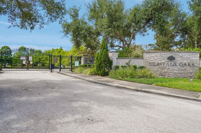 Building Photo - Heritage Oaks gated community 3/2.5/2 Townhome