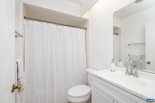 Building Photo - 114 Georgetown Green