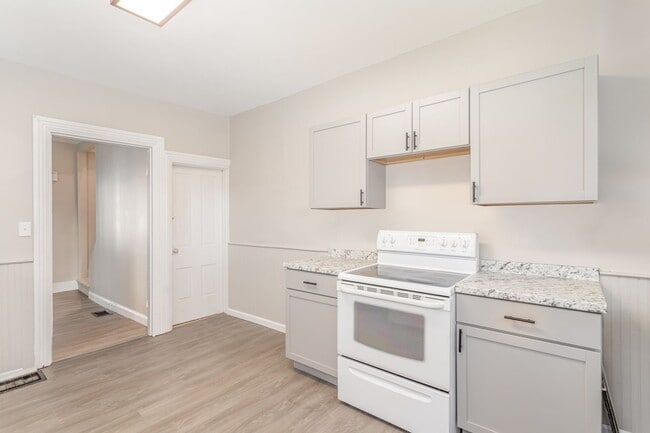 Primary Photo - Newly remodeled 3 bedroom home