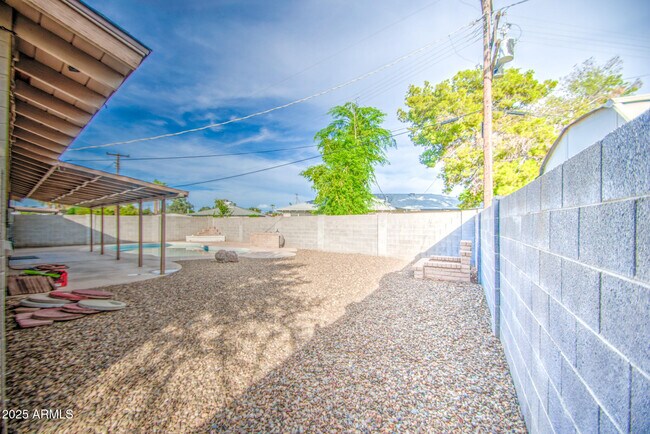Building Photo - 7217 N 36th Ln