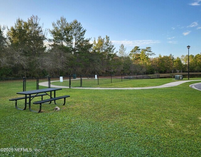 Building Photo - 237 N Hidden Tree Dr