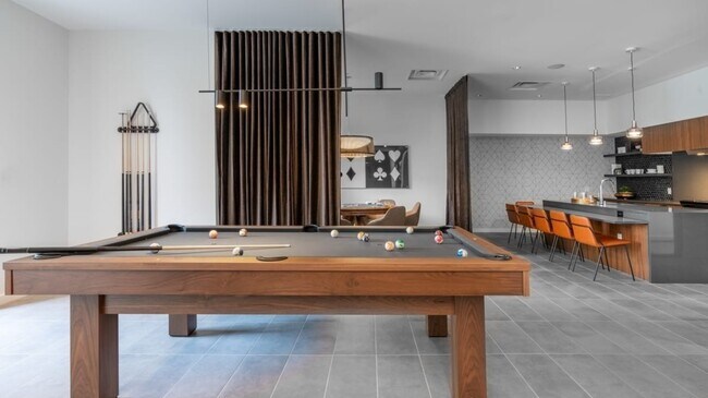 Building Photo - 1202 N 10th Pl