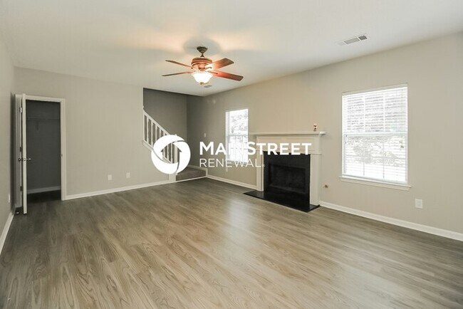 Building Photo - 4 Bedroom Pet-Friendly Home in Ellenwood, GA with Main Street Renewal