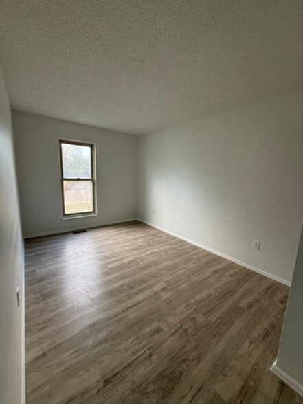 Building Photo - 2708 W 98th Dr