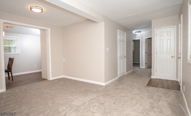 Building Photo - 74 E Shore Rd