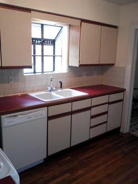 Building Photo - 6213 Harrison St