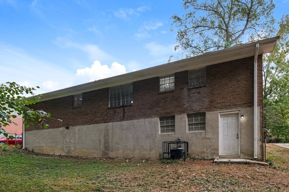 Building Photo - 2255 Emerald Castle Dr