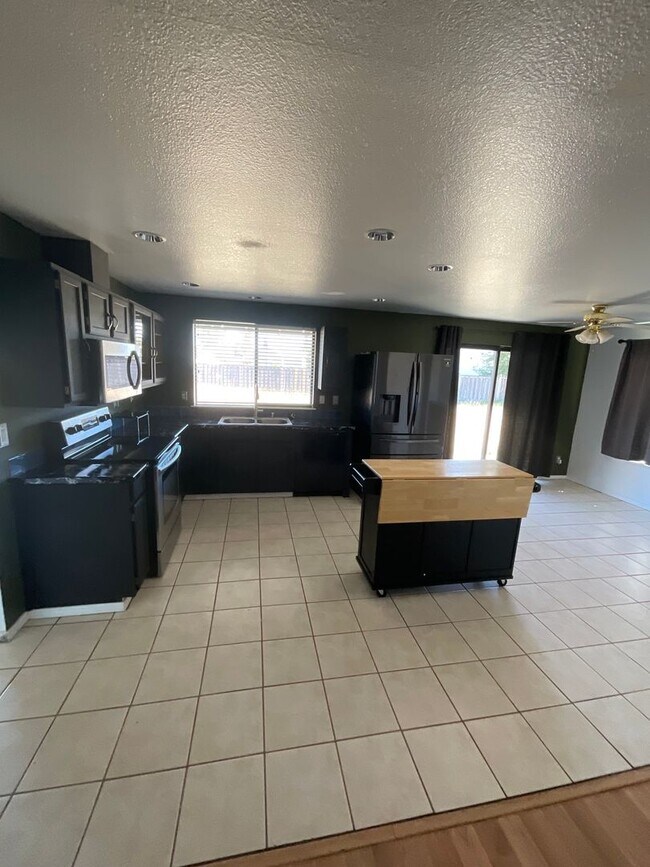Building Photo - 9018 Andes Ct