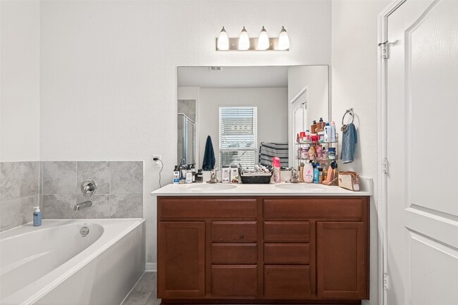 Building Photo - 28423 Aubrey Orchard Ln