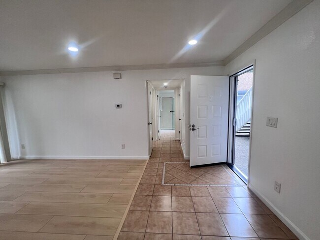 Building Photo - STUNNING 1BD/1BA TOWNHOUSE IN FREMONT CA!!!!
