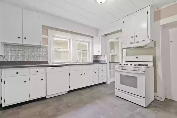 Building Photo - 15 Ring Ave