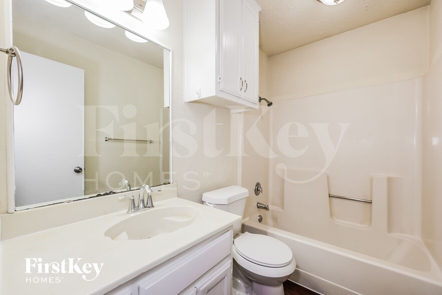 Building Photo - 6525 Constitution Dr