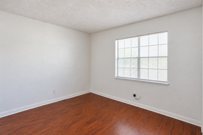 Building Photo - 1166 Minerva Ct