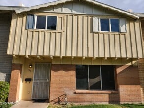 Building Photo - 4569 S Mill Ave
