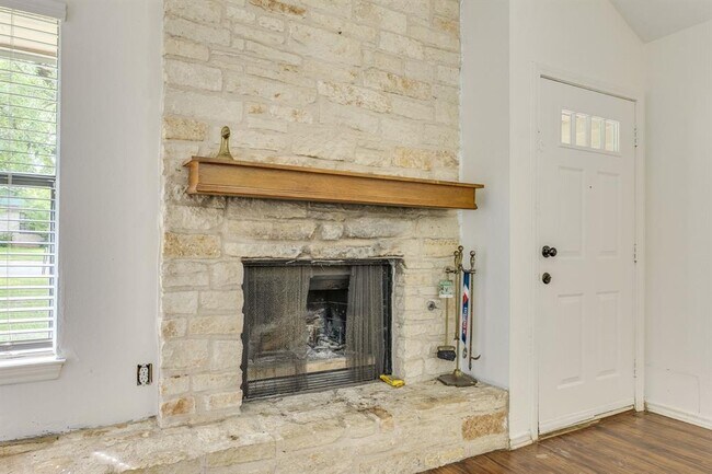 Building Photo - 16041 Stoneham Cir