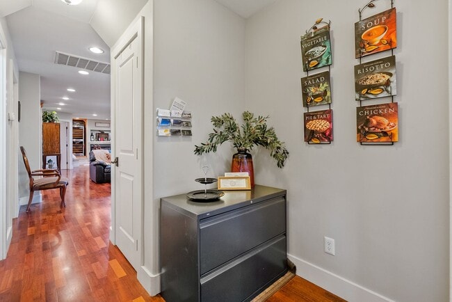 Building Photo - Executive Westside Paso Robles Home