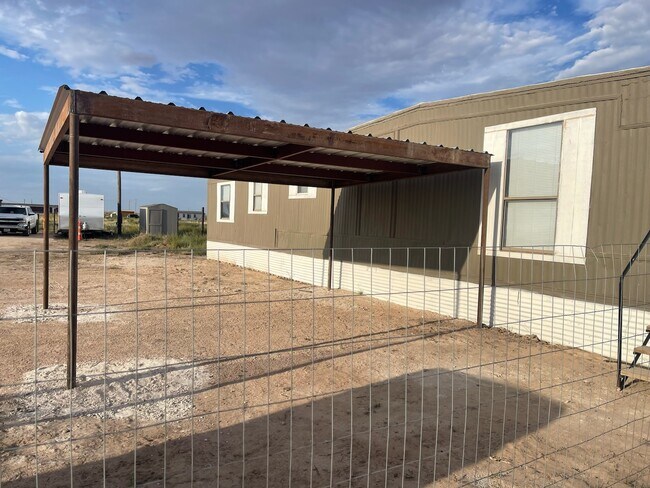 Building Photo - 8515 S County Rd