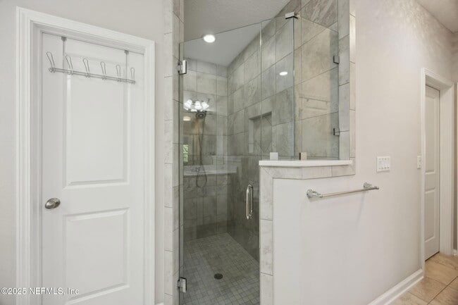 Building Photo - 2719 Chapman Oak Dr