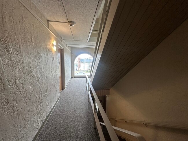 Building Photo - 40 High St