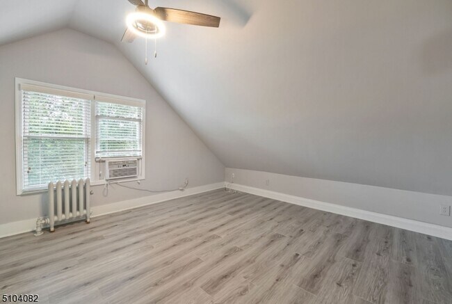 Building Photo - 204 Forest St