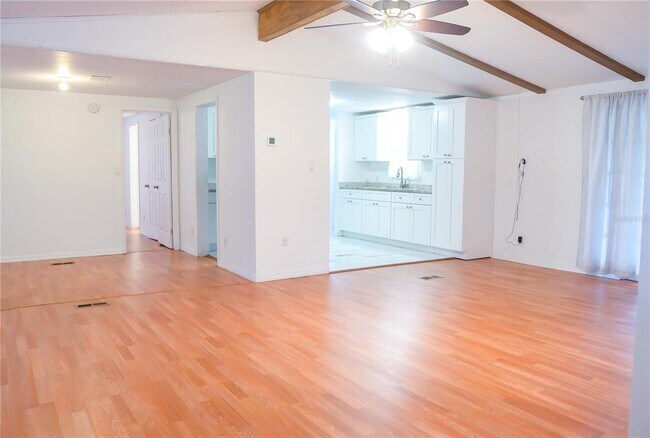 Building Photo - 630 Carpenter Rd