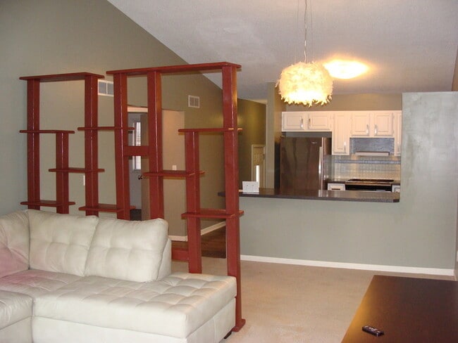 Building Photo - Bradford Place 2 Bedroom Condo