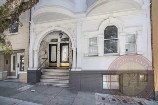 Building Photo - Russian Hill - 3 BR, 1 BA Condo 1,125 Sq. ...