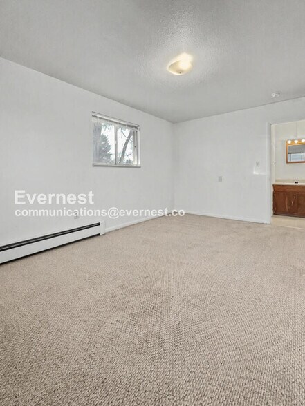 Building Photo - 1305 Burton Ct