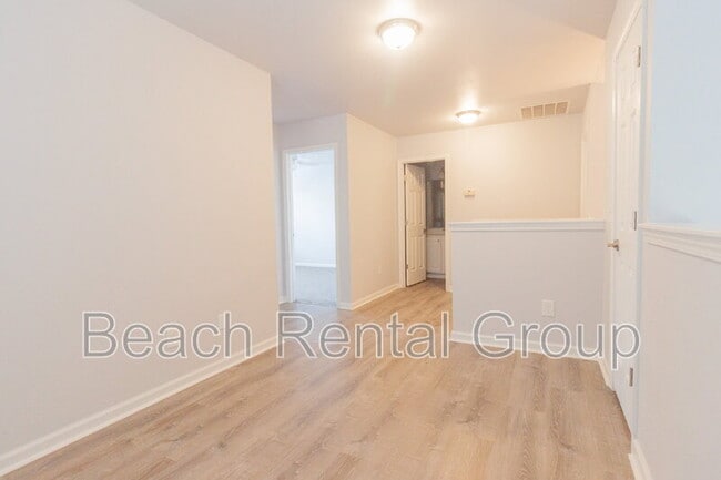 Building Photo - 211 Connemara Dr