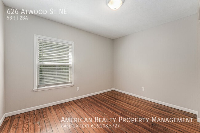 Building Photo - 626 Atwood St NE