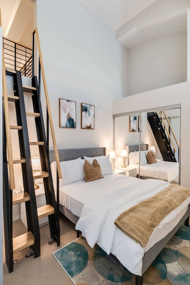 Building Photo - 309 Vine St