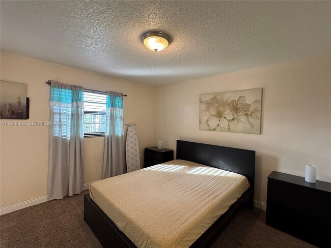 Building Photo - 10451 W Broward Blvd